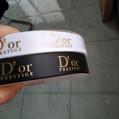 OEM aanvaard Custom Gold Foil 3D geprinte logo Polyester Satin Ribbon voor cadeau verpakking