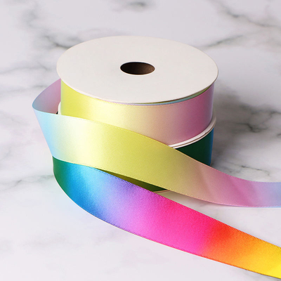 3mm-100mm polyester satin lint in levendige kleuren voor eenzijdige stijl en stof